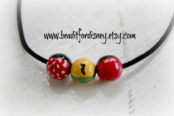 Disney necklace 3 beads 1
